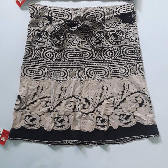 Top and skirt - Picture 3 of 6